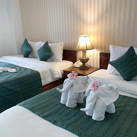 Hua Hin White Villa Hotel - Sha Certified Экстерьер фото